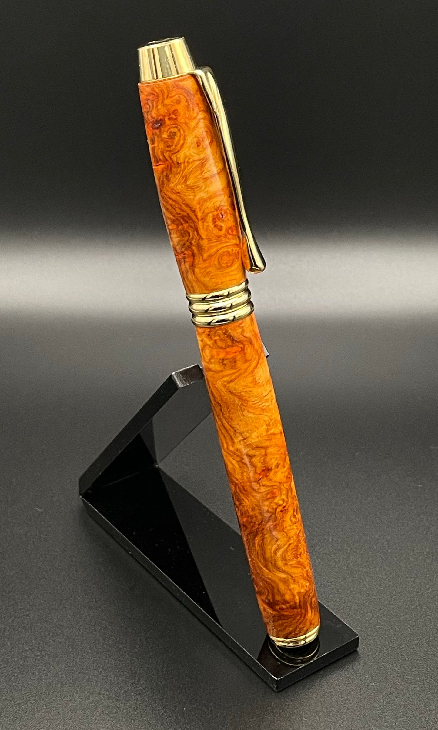 Amboyna Burl Executive Fountain Pen