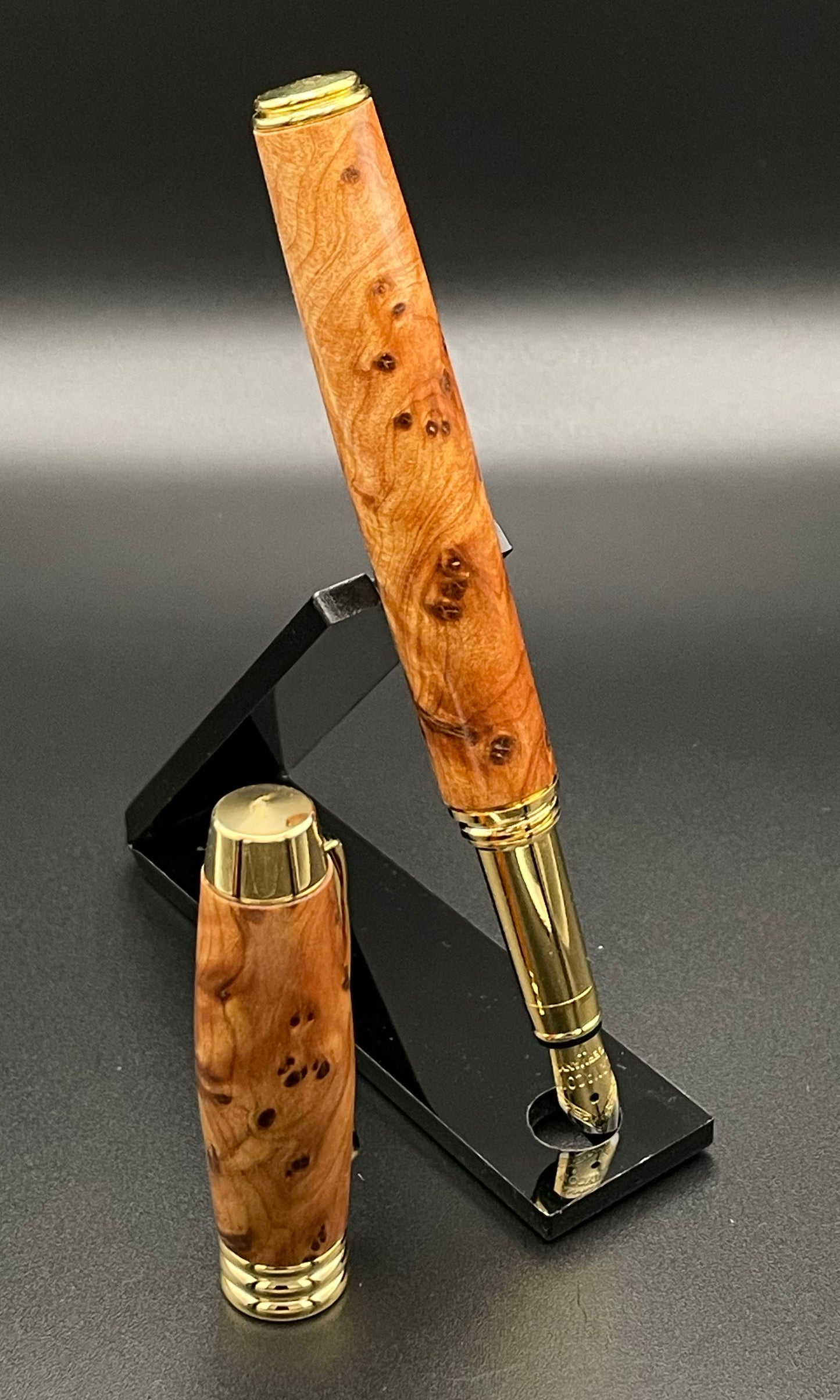 Thuya Burl Executive Fountain Pen