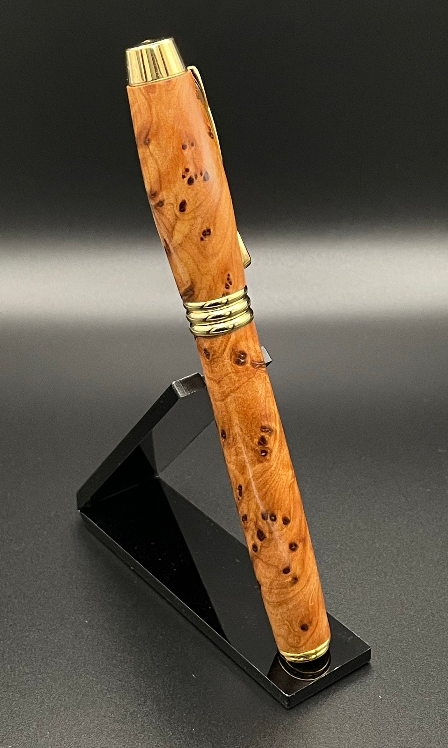 Thuya Burl Executive Fountain Pen