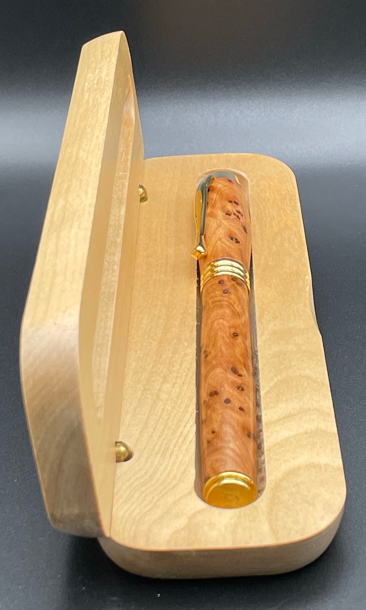 Thuya Burl Executive Fountain Pen