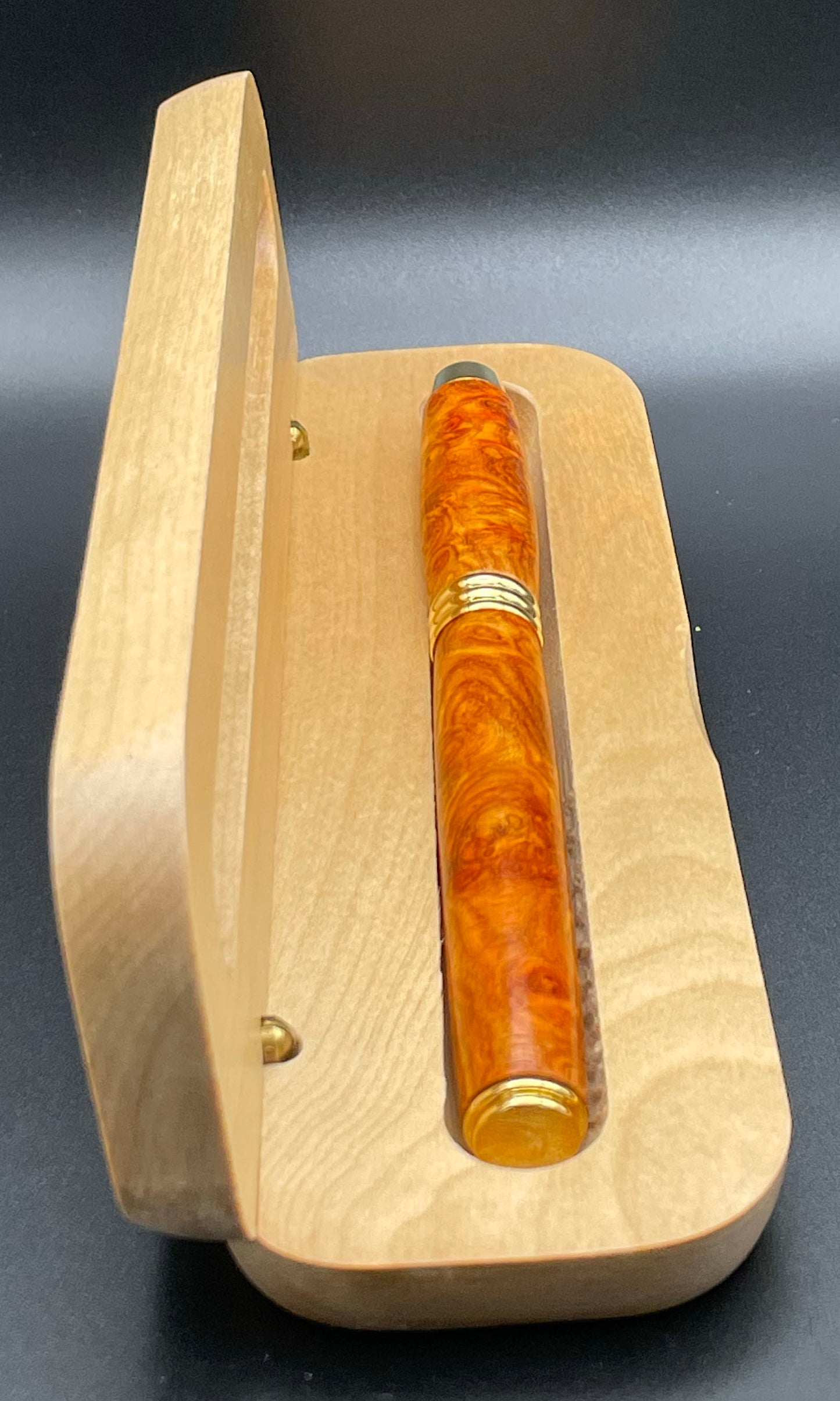 Amboyna Burl Executive Fountain Pen