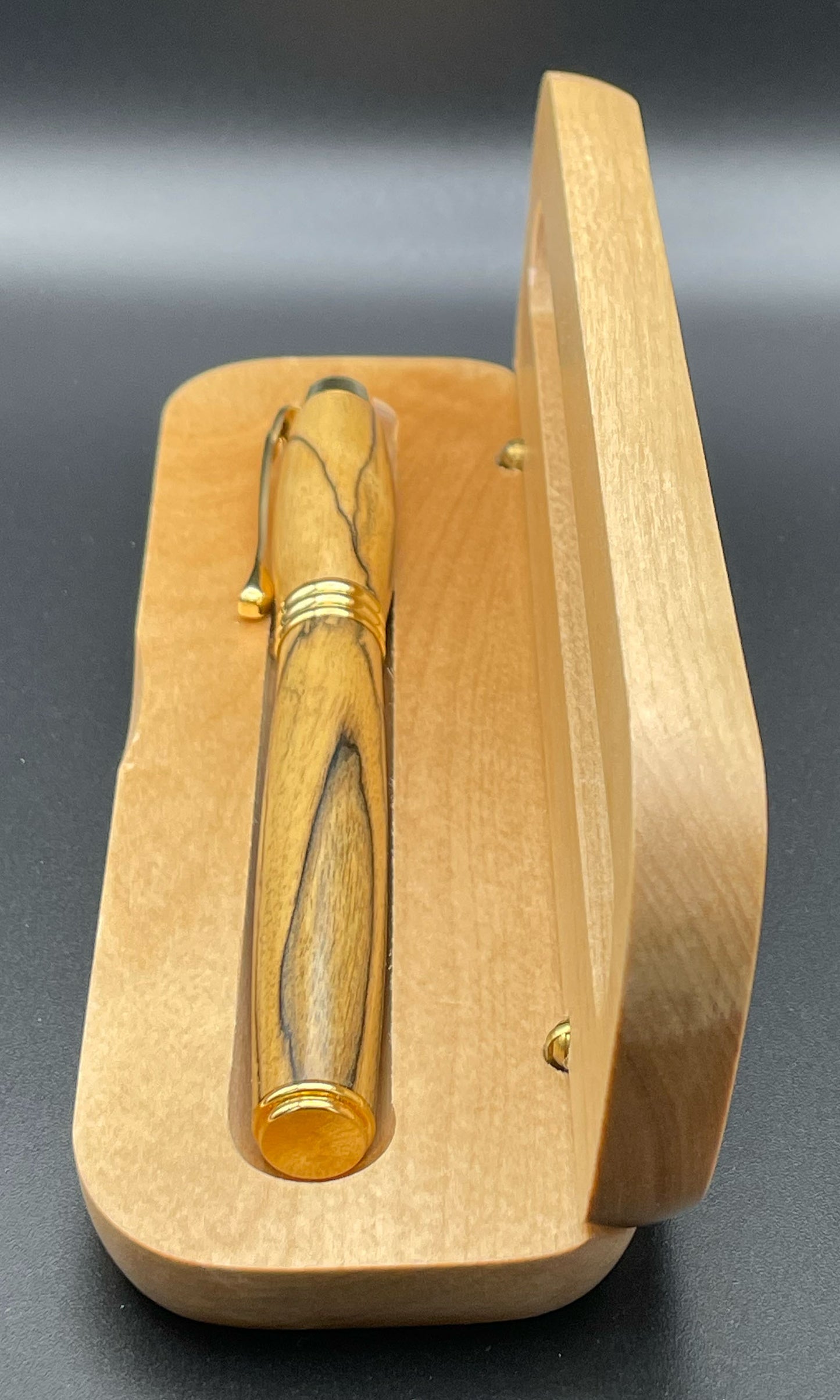 Black and White Ebony Executive Fountain Pen